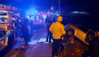 Sivas Suşehri’nde Korkunç Kaza Otomobil Bariyerlere Ok Gibi Saplandı