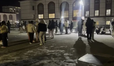 Tokat Niksar’da Gece Yarısı Kâbusu: 5.5 Büyüklüğündeki Şiddetli Deprem Çevre İlleri de Sokağa Döktü