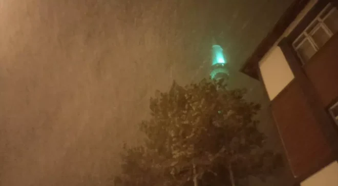 Tokat’ta Kar Alarmı: Beyaz Esaret Ulaşımı Felç Etti