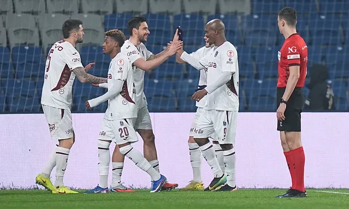 Trabzonspor’dan Başakşehir deplasmanında tarihi geri dönüş! 2-1’den 4-2’ye çeyrek final bileti
