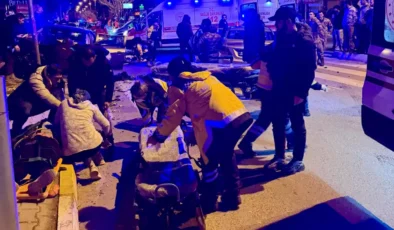 Tunceli’de Feci Kaza: İki Otomobil Kafa Kafaya Çarpıştı, 1’i Ağır 4 Yaralı