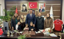 Suşehri’nde Bayram Coşkusu Makama Taşındı: Miniklerden Başkana Özel Sürpriz