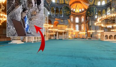 Ayasofya’nın Kalbinde Skandal Görüntüler: Montun Altından Çıkan O Bayrak Ortalığı Karıştırdı