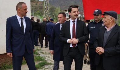 Gökdere’de Bayram Rüzgarı Esti: Koyulhisar Protokolü Çocukların Heyecanına Ortak Oldu