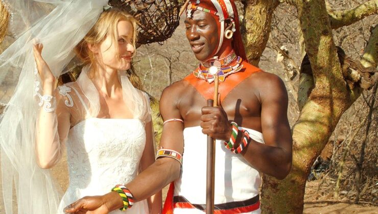 Lüksü Bırakıp Kabileye Gelin Gitti: İsviçreli Kadının “Beyaz Masai” Olma Hikayesi