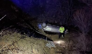 Gümüşhane’de Korkutan Kaza: Otomobil Metrelerce Yüksekten Dereye Yuvarlandı