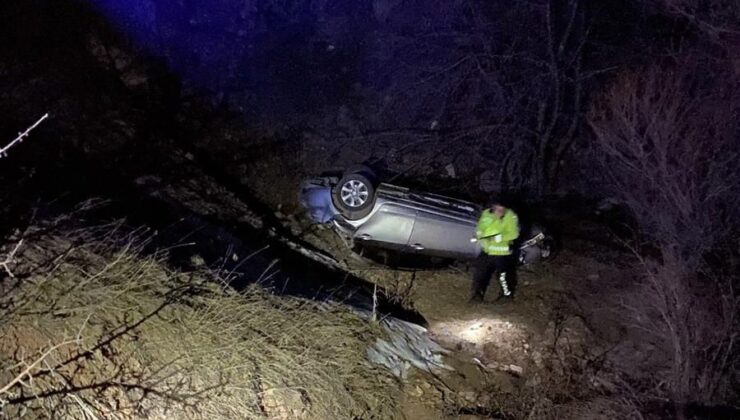 Gümüşhane’de Korkutan Kaza: Otomobil Metrelerce Yüksekten Dereye Yuvarlandı