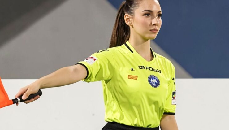 Yeşil Sahalarda Dijital Muamma: İtalyan Hakem Giuliana Vigile Yapay Zeka mı?