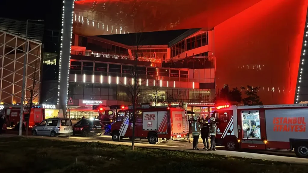 Kağıthane AVM yangını