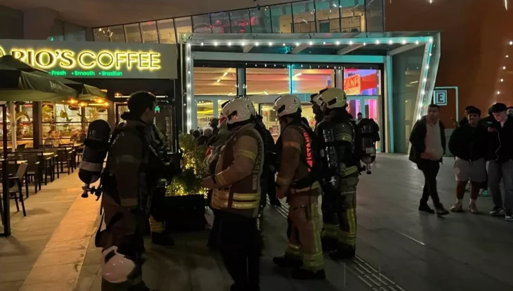 Kağıthane’de Alışveriş Merkezinde Korkutan Yangın: Ekipler Seferber Oldu