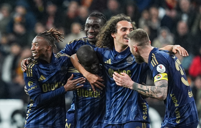 Fenerbahçe Kayseri’de Yarım Düzineye Yaklaştı: Zirve Takibi Tam Gaz