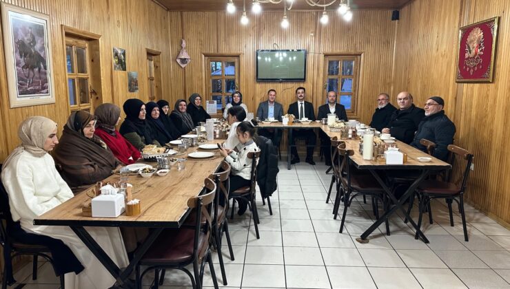 Koyulhisar’da Kutsal Toprak Heyecanı: Hacı Adayları Yemekte Buluştu