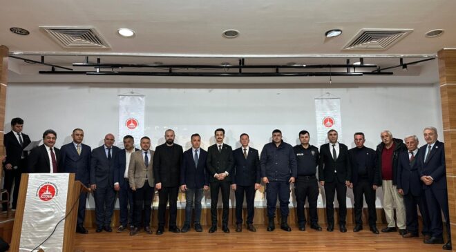 Koyulhisar’da gençlere ilham veren kariyer buluşması: Uzman isimler hayat hikâyelerini paylaştı