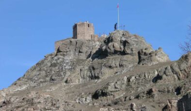Tarihi Kalede Dehşet Anları: Surlardan Düşen Genç Ölümden Döndü