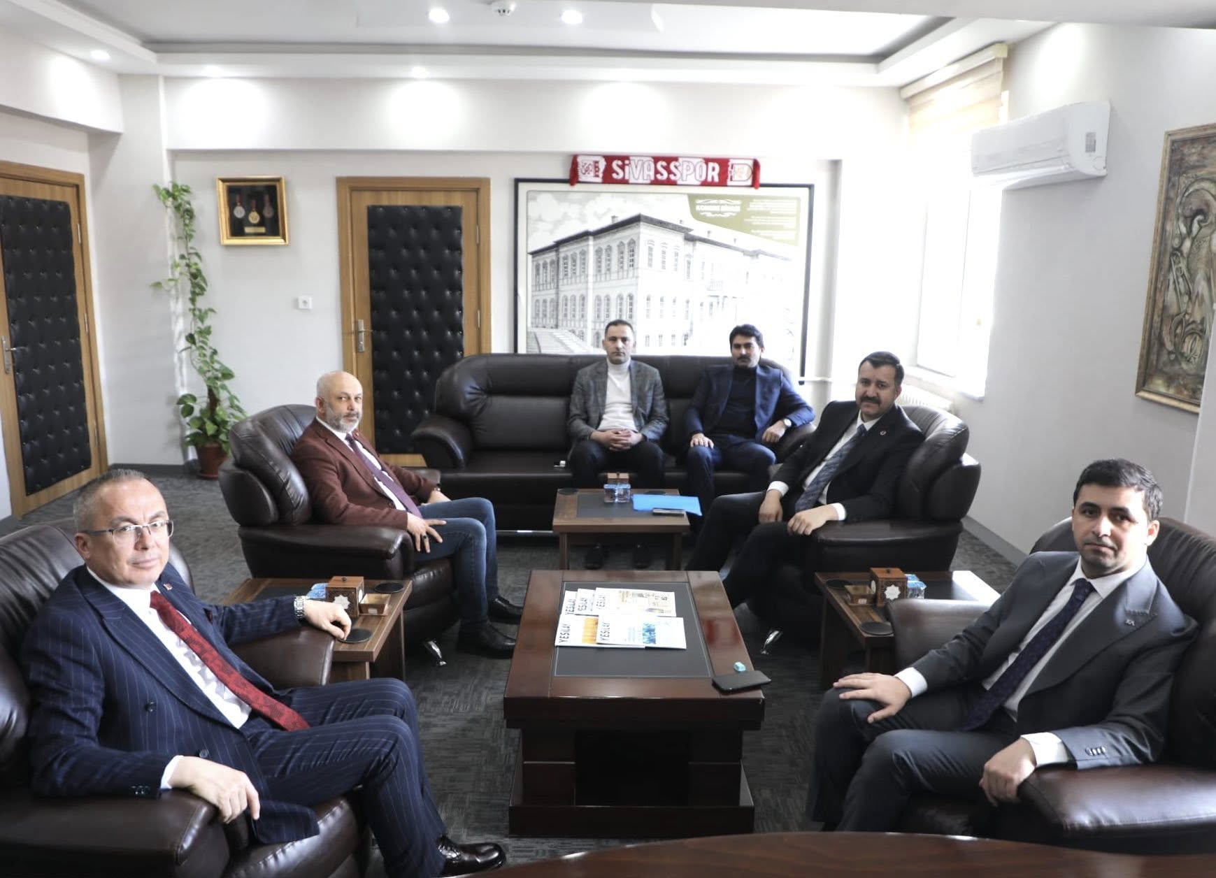 Suşehri’nde Gençlik Hamlesi: Sivas’ta Spor Yatırımları İçin Kritik Görüşme