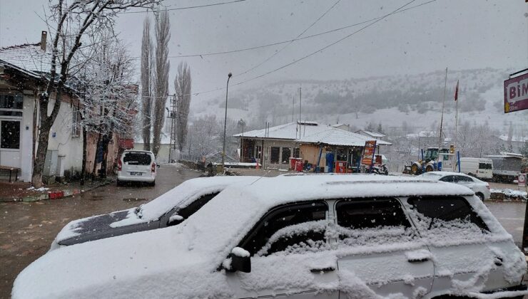 Tokat’ta Bahar Ortasında Kış Manzarası: Başçiftlik Kar Altında