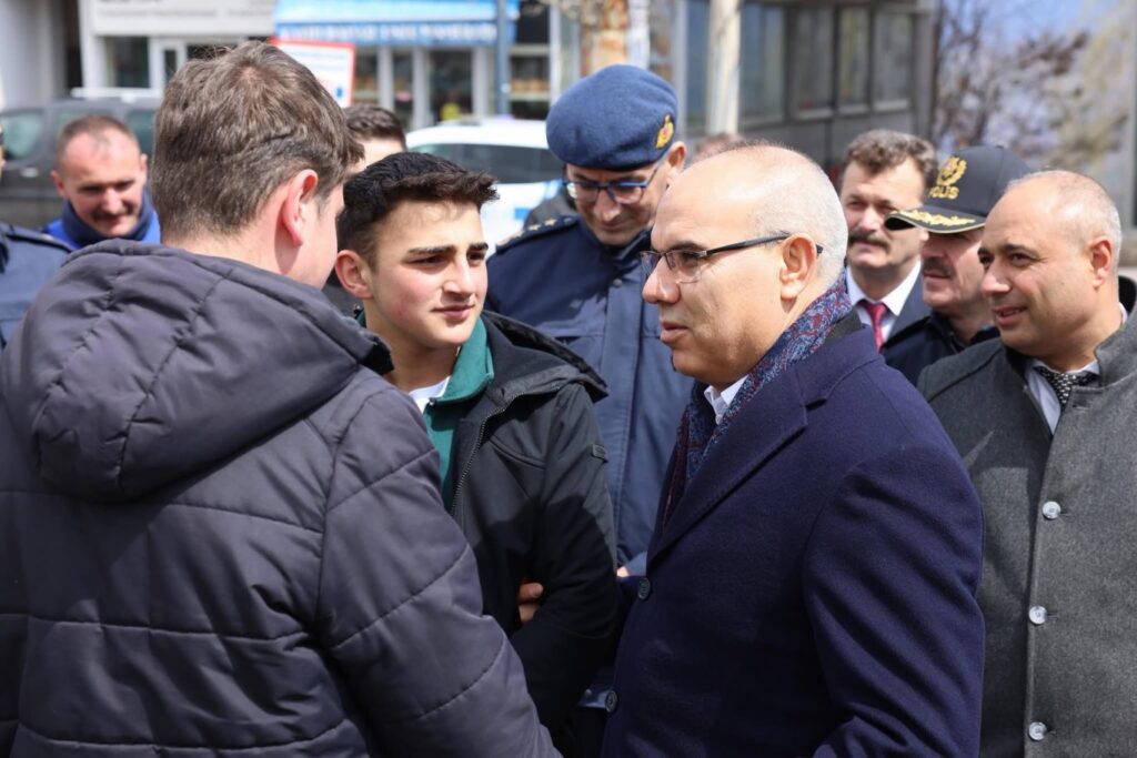 Vali Mustafa Koç Şebinkarahisar esnaf ziyareti