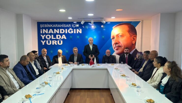 Şebinkarahisar’da Bayram Birliği: AK Parti Teşkilatı Vatandaşlarla Buluştu