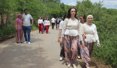 80 Yıllık Gelenek Bozulmadı: Aşıklar Sokağı’nda Eş Bulma Mesaisi