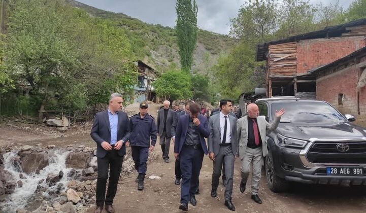 Şebinkarahisar’da Sel Alarmı: Başkan Ömer Şentürk Dereköy’de Vatandaşlarla Bir Araya Geldi