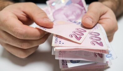 Ankara Kulislerinde Büyük Hareketlilik: Emekliye Yüzde 50 Erken Seçim Zammı Söylentisi!