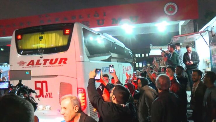 İsrail’in Alıkoyduğu Aktivistler Türkiye’de: Havalimanında Sıcak Karşılama ve Adli Süreç Başladı