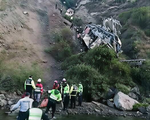 Katliam Gibi Kaza: Yolcu Otobüsü Uçuruma Yuvarlandı En Az 23 Can Kaybı