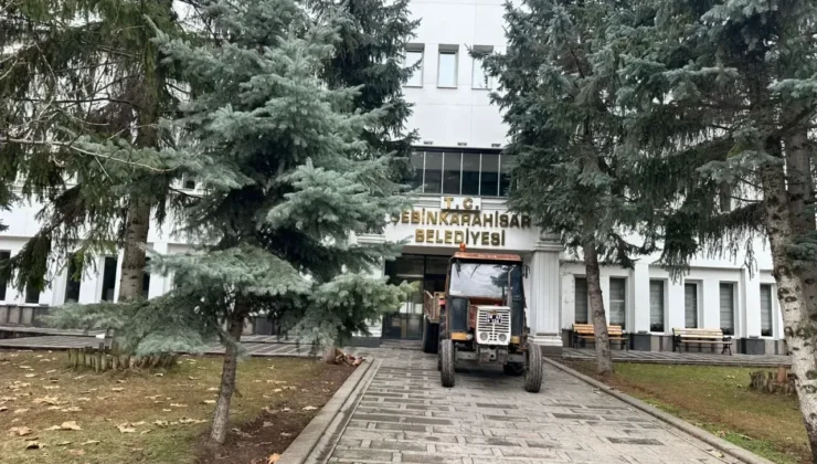 Şebinkarahisar’da Tarihi Dönüşüm: Eski Belediye Binası Yıkılıyor Yerine Modern Proje Geliyor
