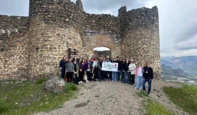 Şebinkarahisar’da Turizm Rüzgarı: Gümüşhaneli Doğaseverler İlçeye Hayran Kaldı