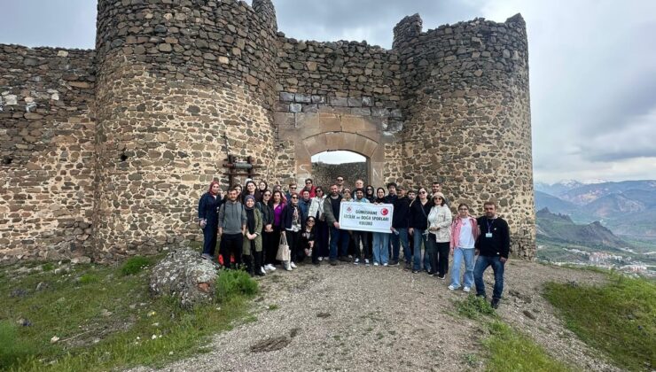 Şebinkarahisar’da Turizm Rüzgarı: Gümüşhaneli Doğaseverler İlçeye Hayran Kaldı