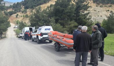 Sivas’ta Feci Kaza Sonrası İnanılmaz Dram: Kazanın Şokuyla Kendini Akıntıya Bıraktı!