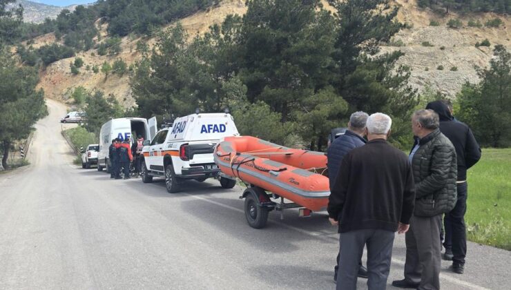 Sivas’ta Feci Kaza Sonrası İnanılmaz Dram: Kazanın Şokuyla Kendini Akıntıya Bıraktı!