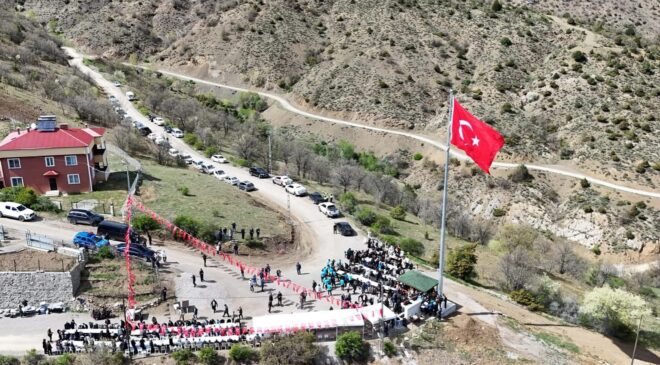 Gökyüzünde Dalgalanan Gurur: Çamoluk’ta Herkesin Konuştuğu O An
