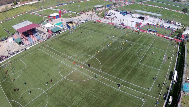 Türk Futbolunun Asırlık Çınarından Şok Karar! Camia Ayaklandı Karardan Dön Çağrısı