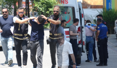Antalya’da Kan Donduran Vahşet: ‘İçlerine Şeytan Girdi’ Deyip İki Ablasına Saldırdı!