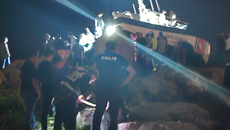 Giresun Sahilinde Gece Hareketliliği: Sahil Güvenlik Botu Kayalıklara Çarptı