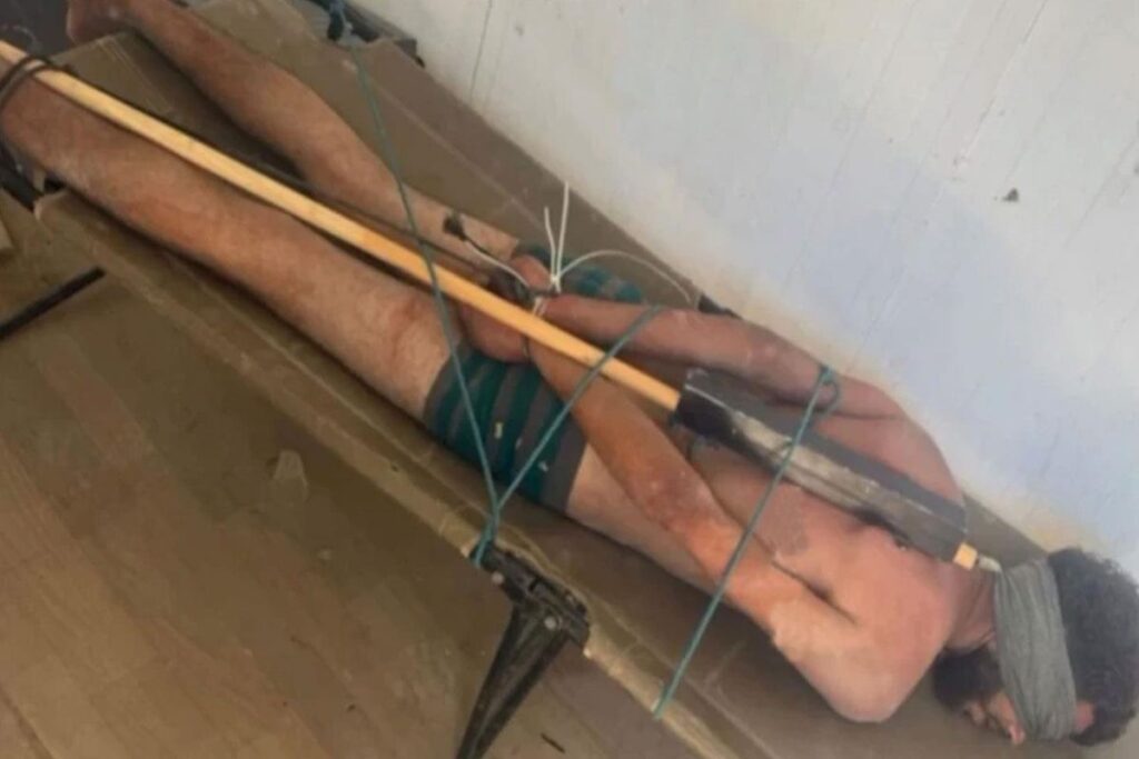 İsrail askeri Filistinli esir işkence