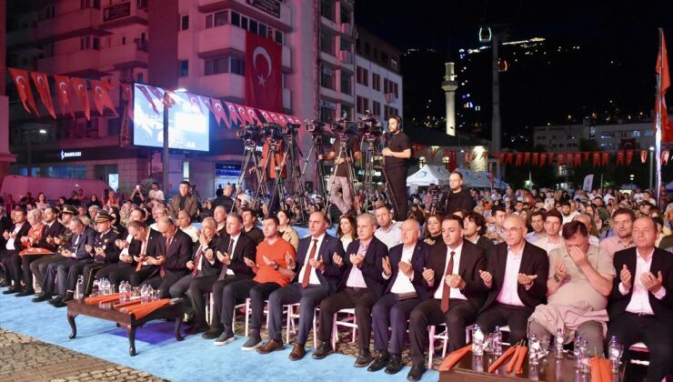 Karadeniz’de 15 Temmuz Coşkusu: 7 Kentte Meydanlar Doldu Taştı