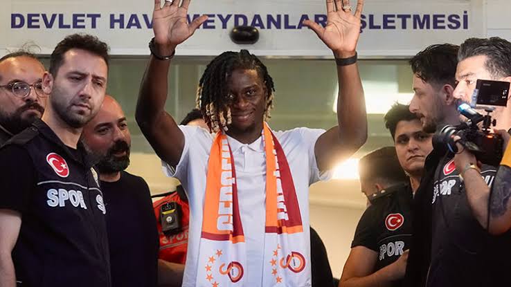 Galatasaray’da Yılın Transfer Bombası Patladı: Yıldız İsim İstanbul’da!