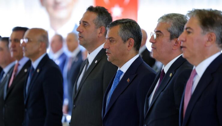 Siyasette Kartlar Yeniden Dağıtılıyor: Özgür Özel Yeni Parti’nin A Takımını ve Tüzüğünü Açıklandı