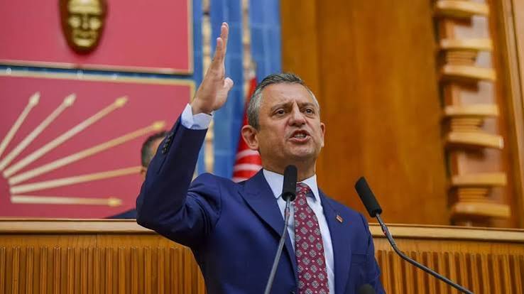Meclis’te Kritik Toplantı: Özgür Özel’den Milletvekillerine “Kesin Yasak” Talimatı