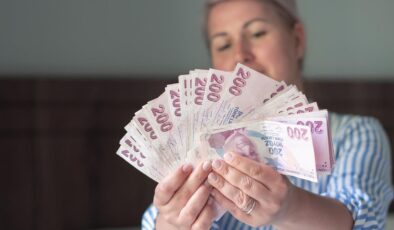 Emeklilere Dev Sağlık ve Sigorta Müjdesi: Yüzde 30’a Varan İndirim Başladı!
