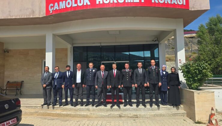 Çamoluk’ta Zafer Coşkusu: 30 Ağustos’un 104. Yıl Dönümünde Şehitlerimiz Dualarla Anıldı