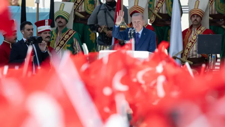 Cumhurbaşkanı Erdoğan’dan Ahlat’ta Kararlılık Mesajı: “Bizim de Bir Hesabımız Var”
