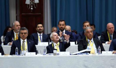 Fenerbahçe Yüksek Divan Kurulu’nda Aziz Yıldırım ve Orhan Demirel Arasında Sıcak Temas