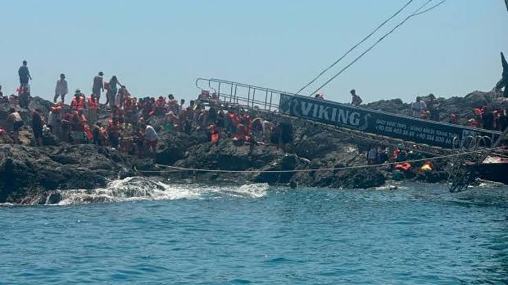 Fethiye’de Mavi Tur Kabusa Döndü! Dev Gezi Teknesinde Nefes Kesen Tahliye Operasyonu