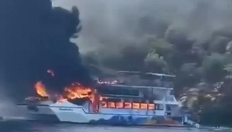 Tatil Beldesinde Korku Dolu Anlar: Gezi Teknesinde Alevler Yükseldi