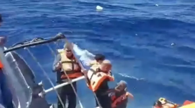 Girne Açıklarında Can Pazarı: Mersin’e Giden Yolcu Gemisi Alabora Oldu, Acı Haber Geldi