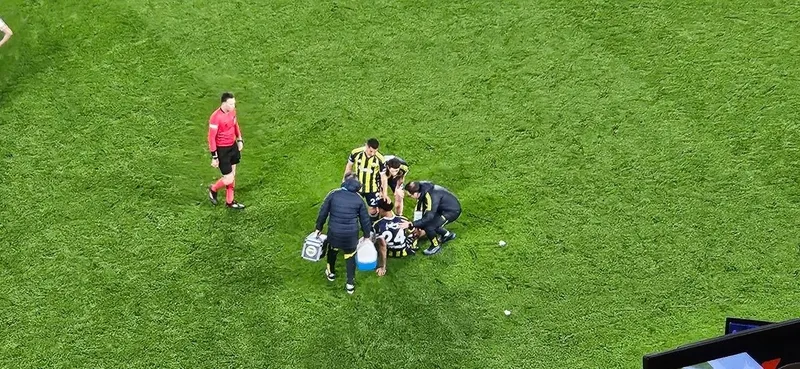 Jayden Oosterwolde sakatlık Sturm Graz