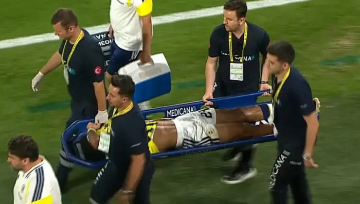 Fenerbahçe’de Sturm Graz Maçında Oosterwolde Şoku: Oyuna Devam Edemedi